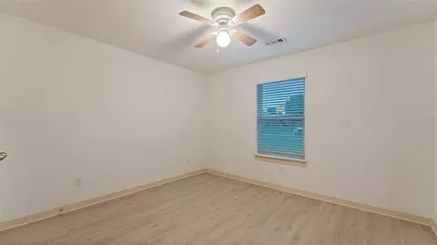 Bedroom - 517 Eagle Dr, Gravette, AR 72736 photo 6 of 7