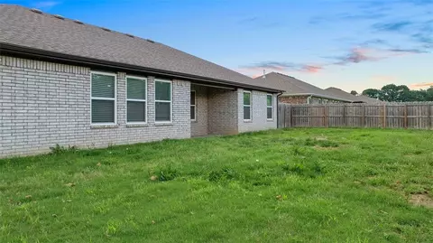 Exterior - 517 Eagle Dr, Gravette, AR 72736 photo 2 of 4