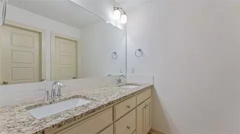 Bath - 517 Eagle Dr, Gravette, AR 72736 photo 2 of 4