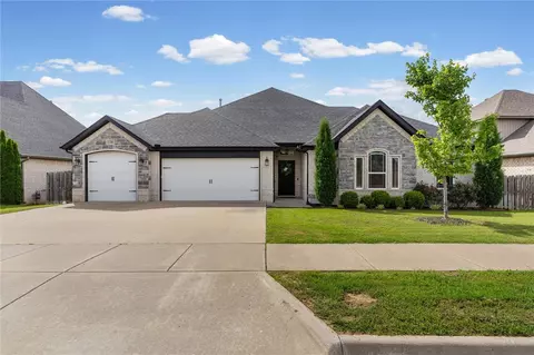 1160 Elizabeth Dr, Centerton, AR 72719