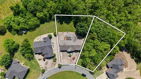31 Skelton Dr, Bella Vista, AR 72715