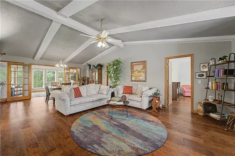 31 Skelton Dr, Bella Vista, AR 72715