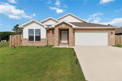 430 Snapdragon Dr, Centerton, AR 72719