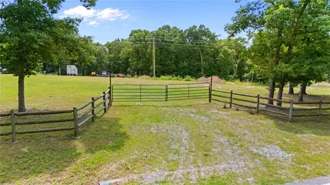 16601 N 16603 N Mt Olive Rd, Gravette, AR 72736