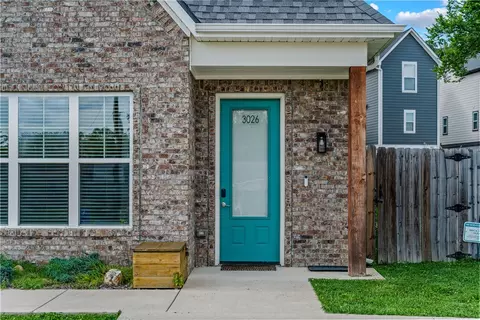3026 W Old Farmington Rd, Fayetteville, AR 72704