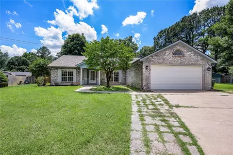 1515 E Thornhill Dr, Fayetteville, AR 72703