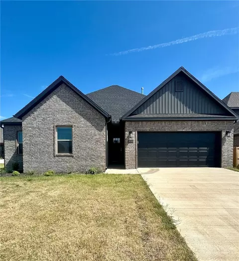 1930 Lordsburg Ct, Bentonville, AR 72713