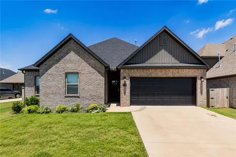 1930 Lordsburg Ct, Bentonville, AR 72713