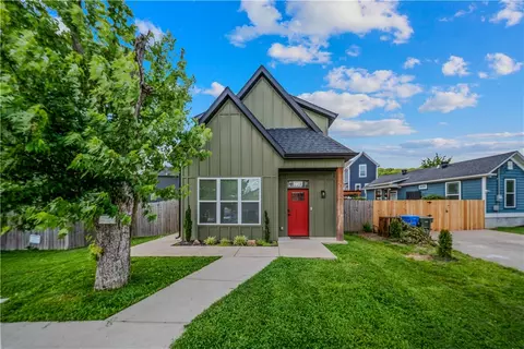 3022 Old Farmington Rd, Fayetteville, AR 72704