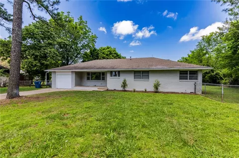 20902 Dawn Hill East Rd, Gentry, AR 72734
