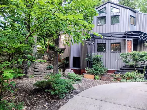 492 Vinson Ave, Fayetteville, AR 72701