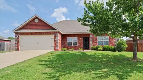 5003 Cross Creek Blvd, Rogers, AR 72758