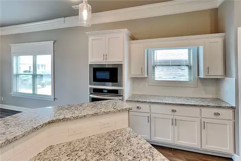 Kitchen - 1101 Flat Rock St, Bentonville, AR 72713 photo 3 of 5