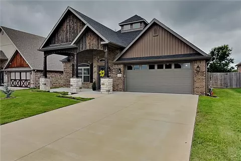 Exterior - 1101 Flat Rock St, Bentonville, AR 72713 photo 3 of 7