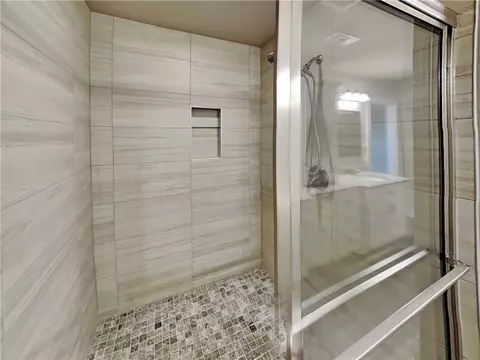 Bath - 1101 Flat Rock St, Bentonville, AR 72713 photo 2 of 5