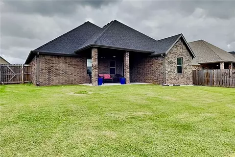Exterior - 1101 Flat Rock St, Bentonville, AR 72713 photo 6 of 7