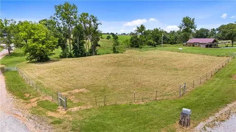 1 61 Ac Ar Hwy 102, Gravette, AR 72736