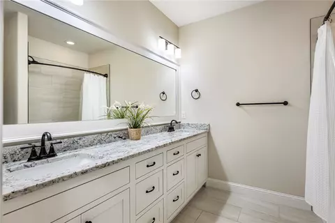 Bath - 6307 S 49th St, Rogers, AR 72758 photo 5 of 5