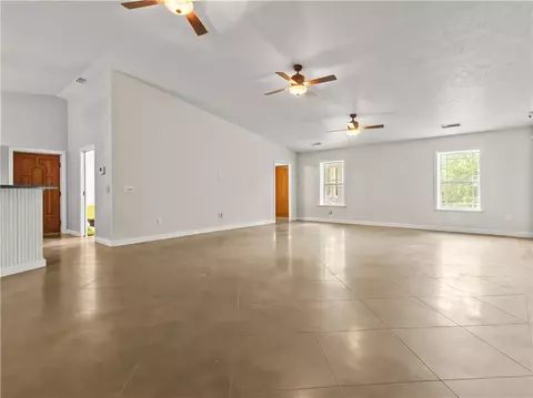Living - 10310 Sutton Pl, Harrison, AR 72601 photo 2 of 7