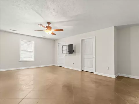 Living - 10310 Sutton Pl, Harrison, AR 72601 photo 4 of 7