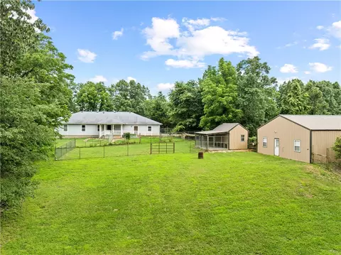 Exterior - 10310 Sutton Pl, Harrison, AR 72601 photo 5 of 7