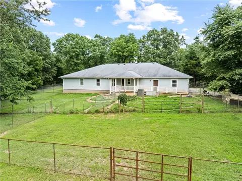 Exterior - 10310 Sutton Pl, Harrison, AR 72601 photo 4 of 7