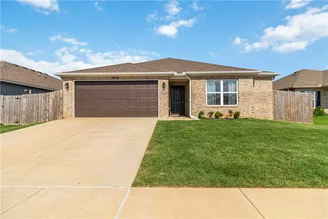 3713 S 2nd Pl, Rogers, AR 72758