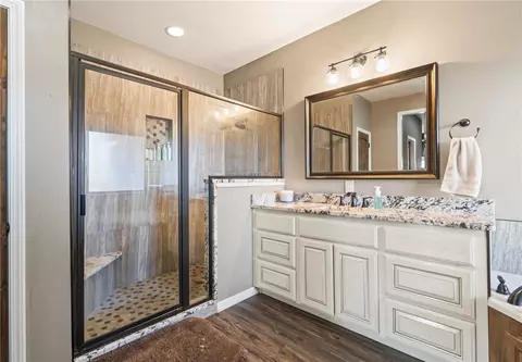 Bath - 472899 640 Rd, Watts, OK 74964 photo 2 of 3