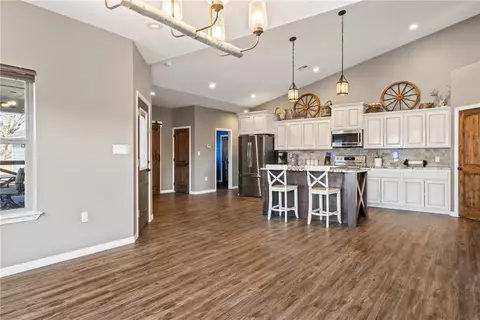 Entry Way - 472899 640 Rd, Watts, OK 74964 photo 2 of 2