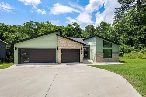 107 Overton Dr, Bella Vista, AR 72714
