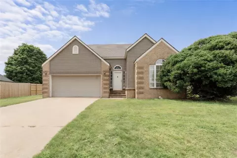 482 Clearwood Ave, Springdale, AR 72764