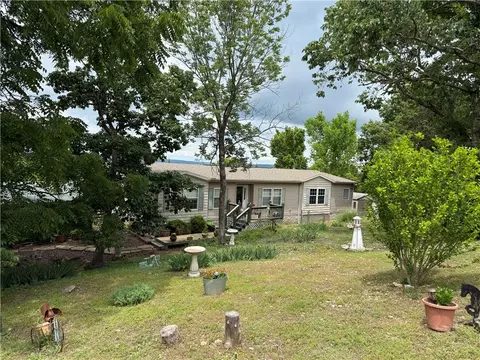 1 Suntop Ln, Holiday Island, AR 72631