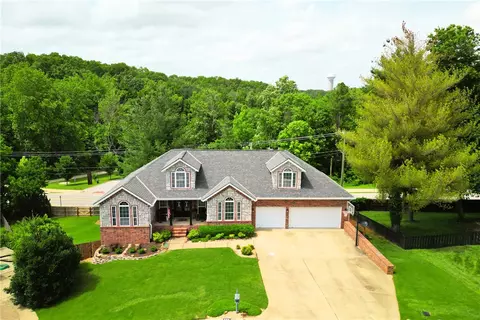 222 El Contento Dr, Bentonville, AR 72712