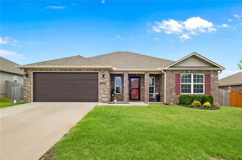 2501 Maplewood Ave, Lowell, AR 72745