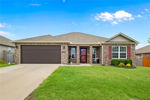 2501 Maplewood Ave, Lowell, AR 72745