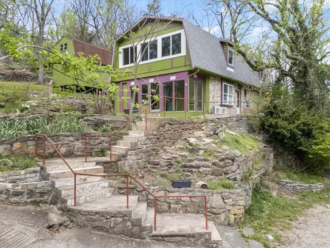 190 Main St, Eureka Springs, AR 72632