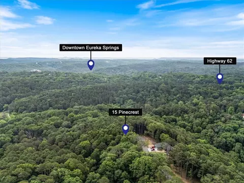 15 Pine Crest Ln, Eureka Springs, AR 72632