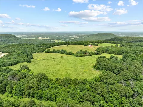 2715 Cr 905, Green Forest, AR 72638