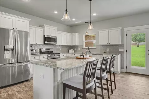515 Oak Run Ln, Cave Springs, AR 72718