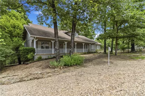 27 Cambria Dr, Bella Vista, AR 72715