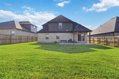 Exterior - 811 Ann Pl, Centerton, AR 72719 photo 4 of 5
