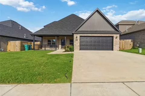 811 Ann Pl, Centerton, AR 72719