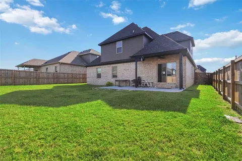 Exterior - 811 Ann Pl, Centerton, AR 72719 photo 3 of 5