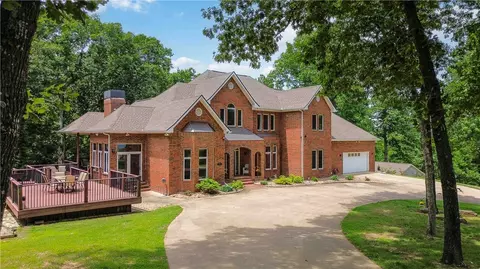 8279 Anchor Dr, Rogers, AR 72756