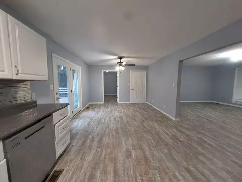 Living - 205 Peach St, Harrison, AR 72601 photo 5 of 5