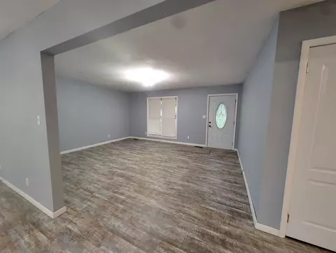 Living - 205 Peach St, Harrison, AR 72601 photo 4 of 5