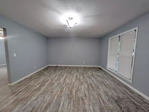 Living - 205 Peach St, Harrison, AR 72601 photo 3 of 5