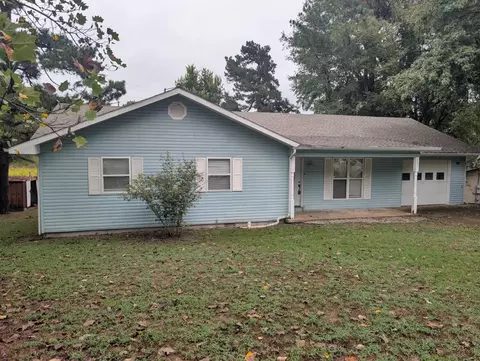 Exterior - 205 Peach St, Harrison, AR 72601 photo 3 of 5