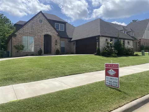 186 N Hawkstone Dr, Fayetteville, AR 72704