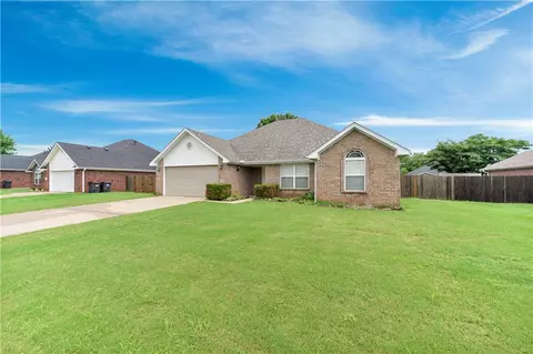832 Palisades Ave, Springdale, AR 72764